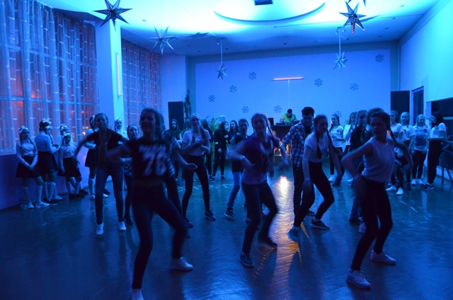 dance battle (24)
